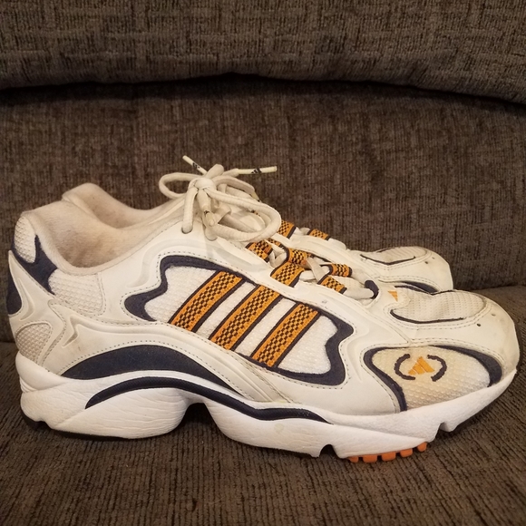 PRICE⬇️ADIDAS VINDICATORS 7.5 - Picture 14 of 14